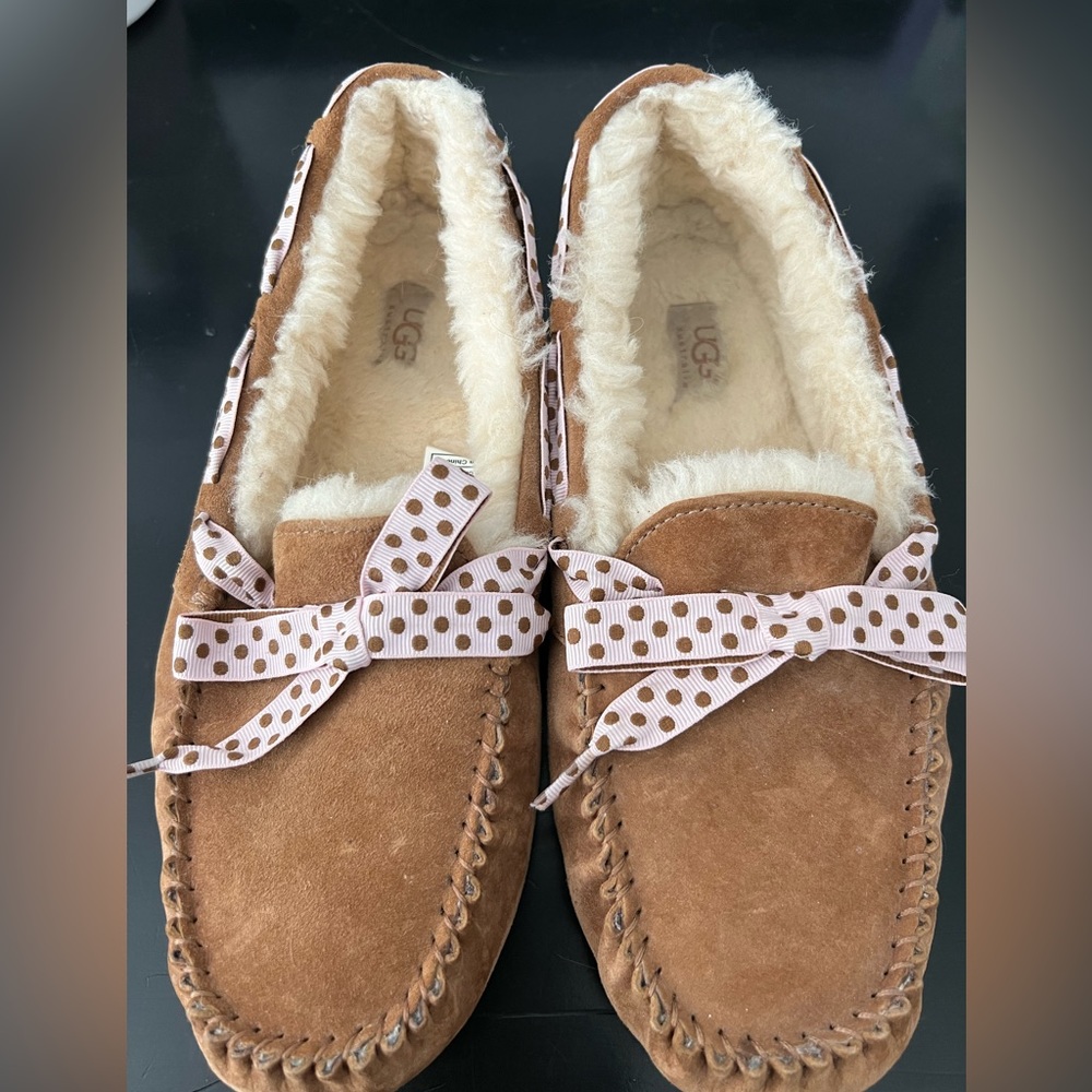 Ugg Women’s Slipper - Women Size 11